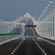 Imagen para el artículo titulado China inaugura el puente marítimo más largo del mundo, un monstruo de 55 km y 360.000 toneladas de acero